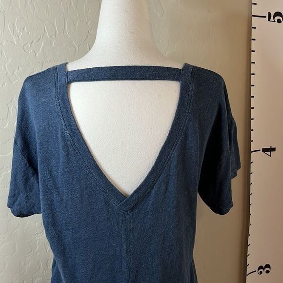 Red Haute Blue top with deep V and back of neck, plus twisted bottom detailing. - Picture 4 of 11